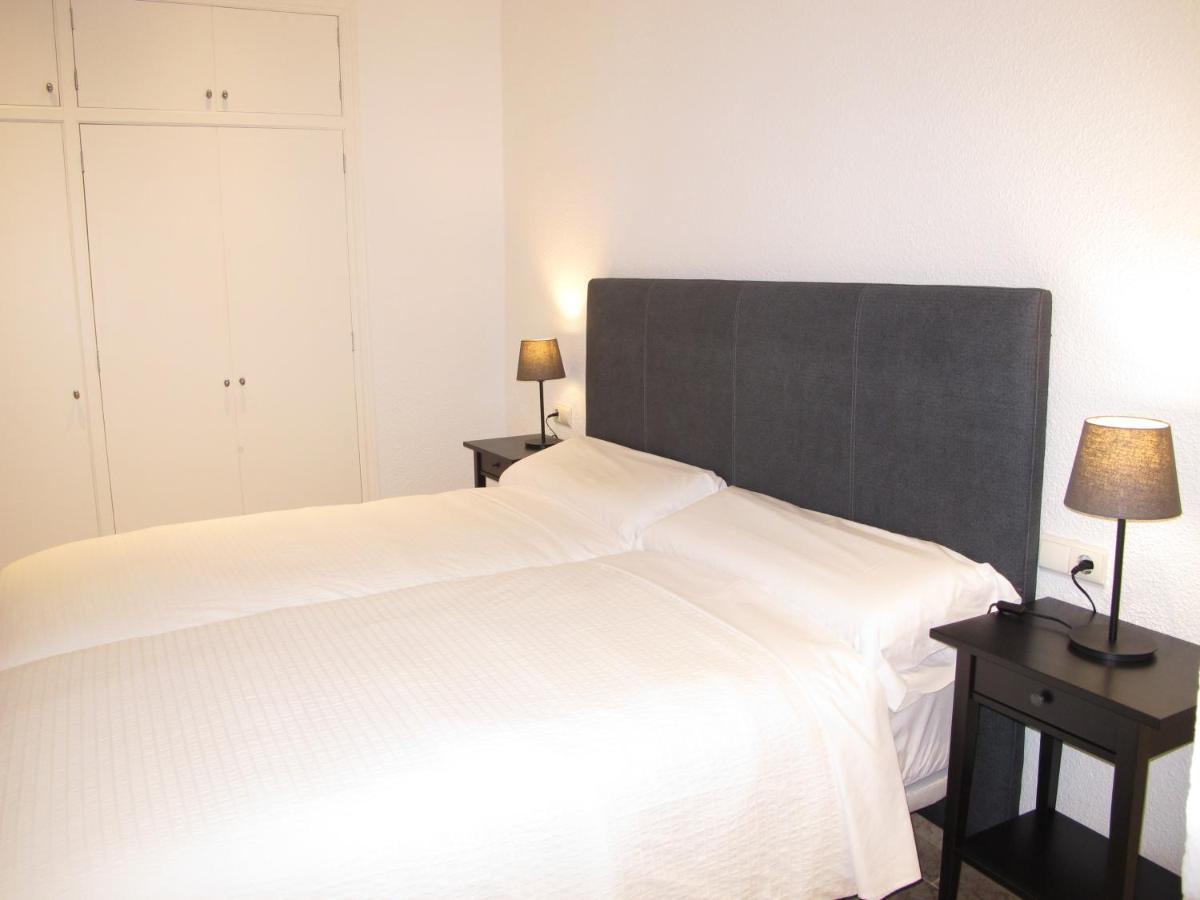 Apartamentos Romero Alicante Luaran gambar