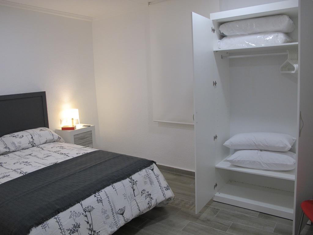Apartamentos Romero Alicante Luaran gambar